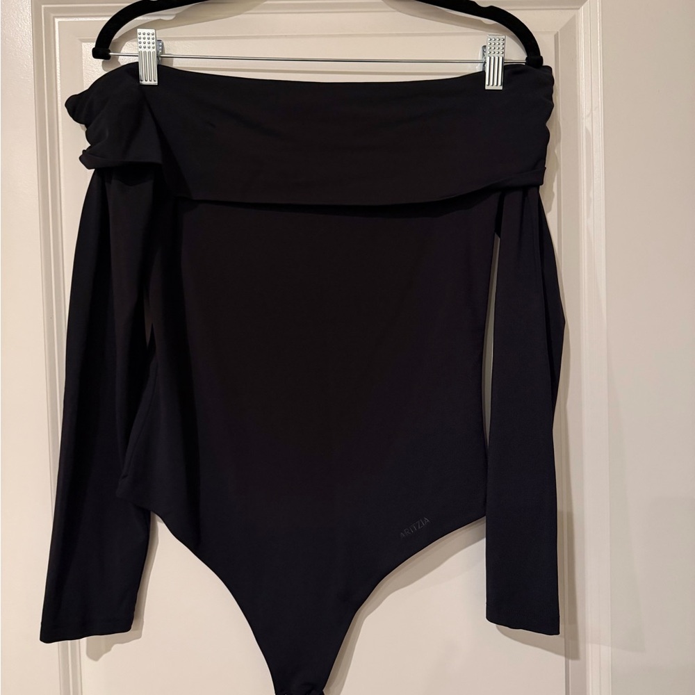Aritzia - Off-Shoulder Long Sleeve Black Bodysuit